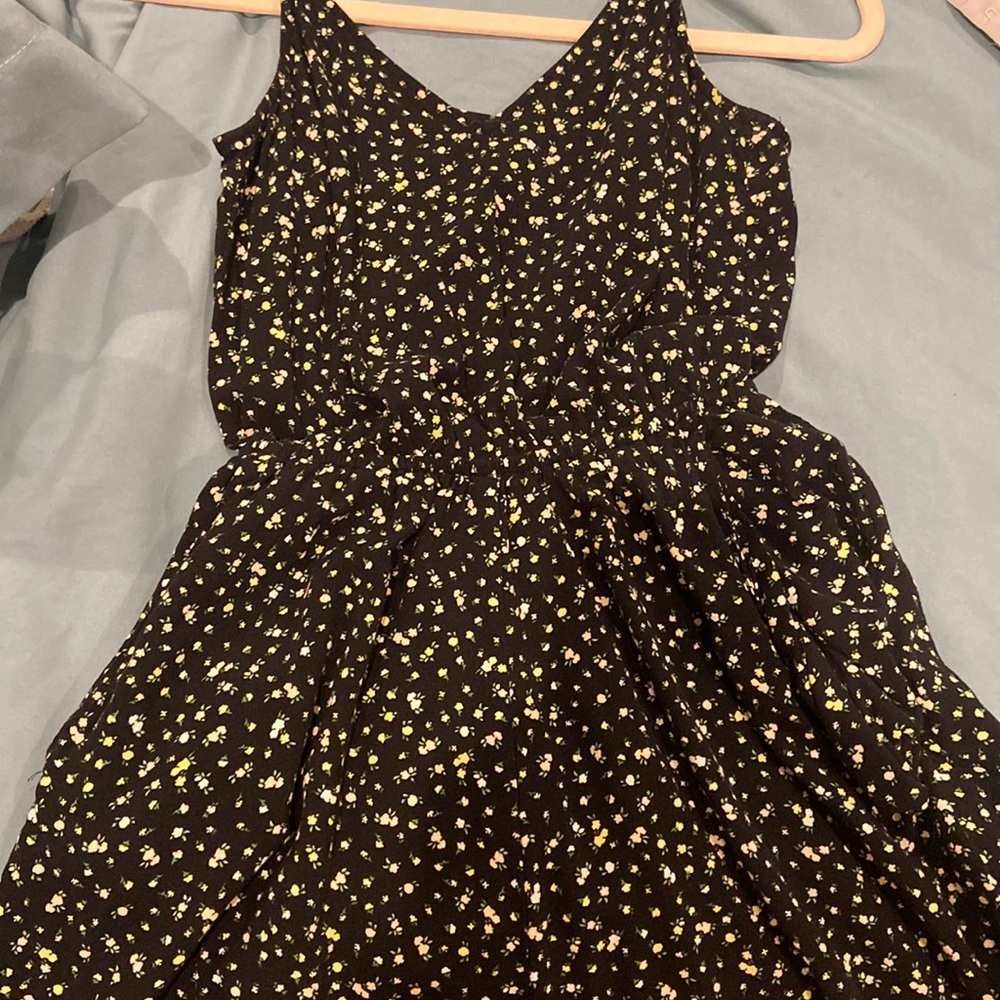 H & M floral cute mini romper unworn